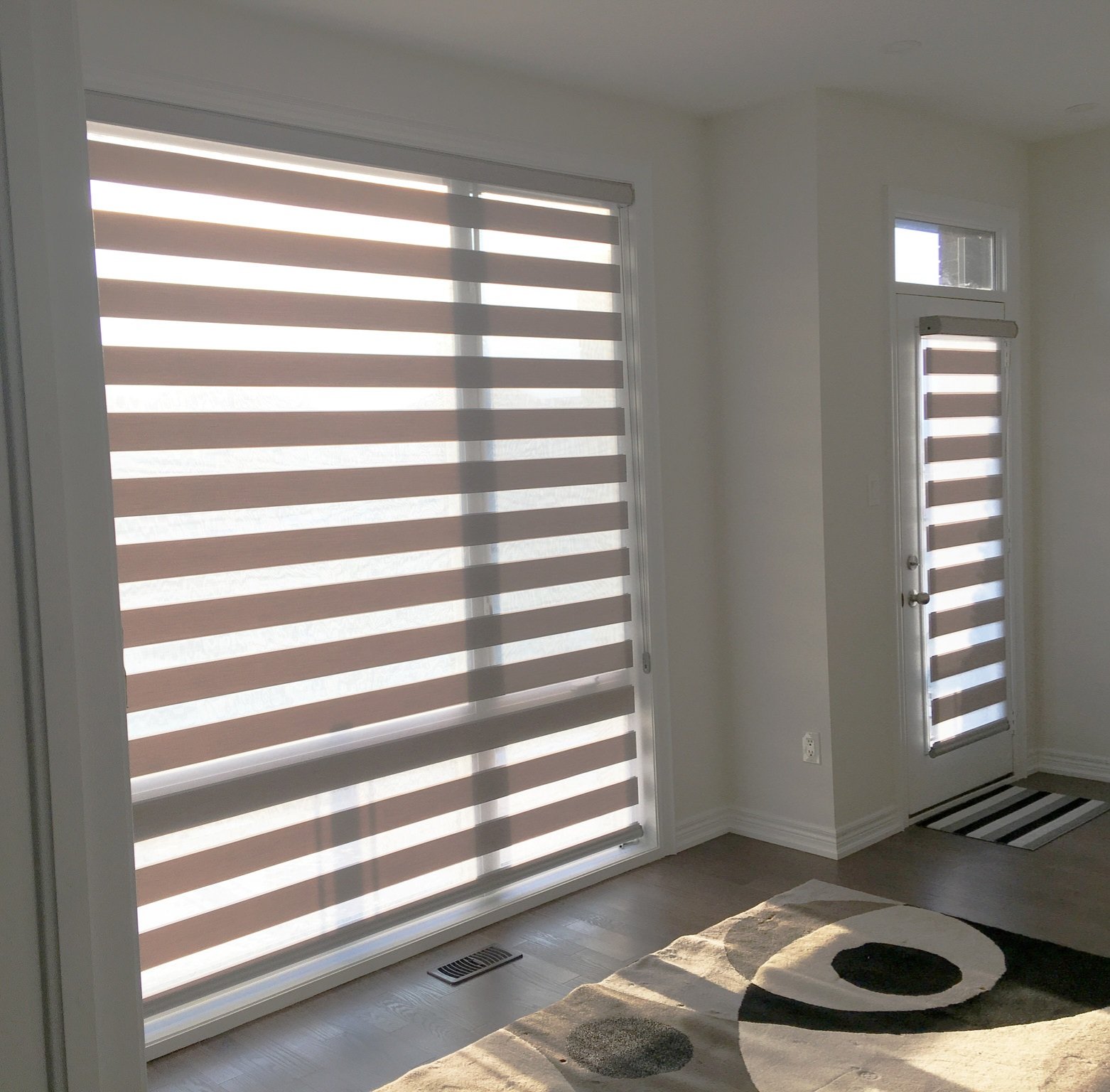 Motorized blinds, great room in Oshawa